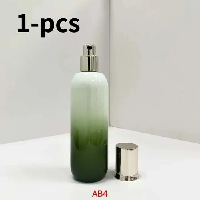 La Lotion Traitante 150ml, l'émulsion infusante 125ml, l'outil de maquillage